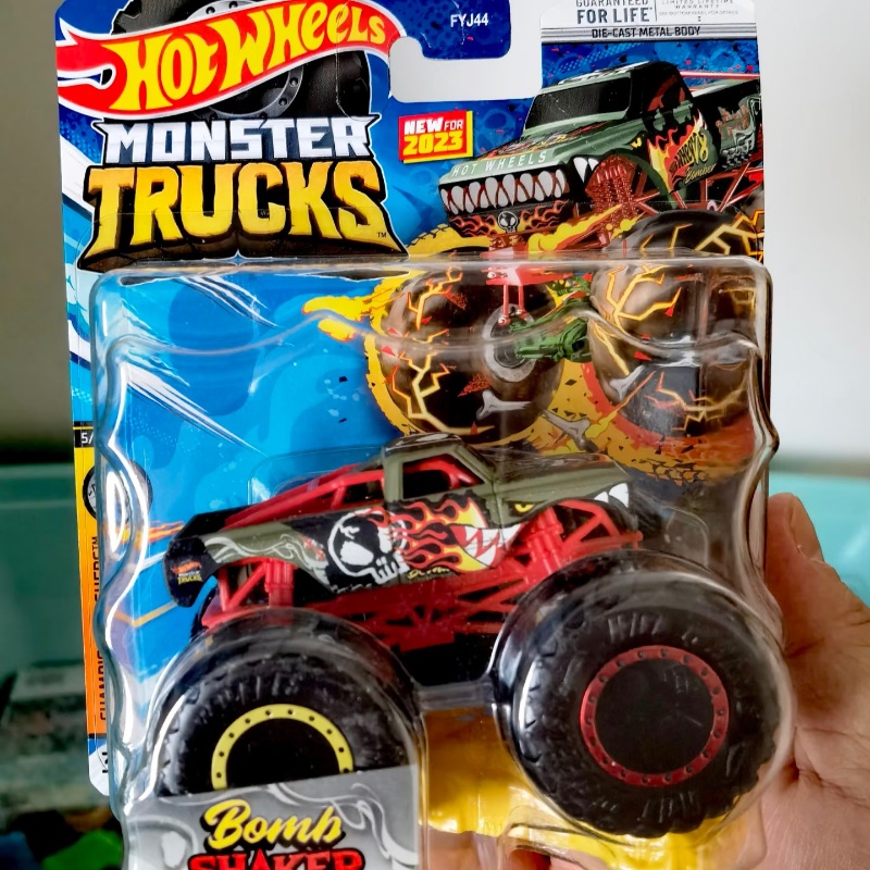 Hot Wheels Car Monster Trucks - مجموعة شاحنات مونستر 2025 بعجلات المبيعات