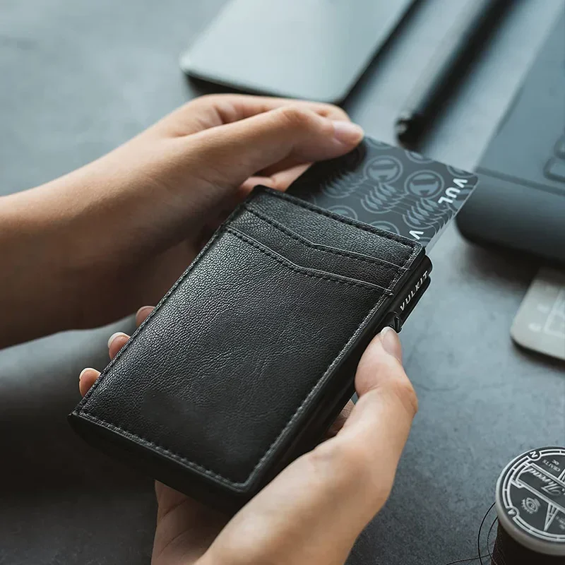محفظة رجالي بسيطة وحامل بطاقات - مراجعة Card Top Loader وسعره