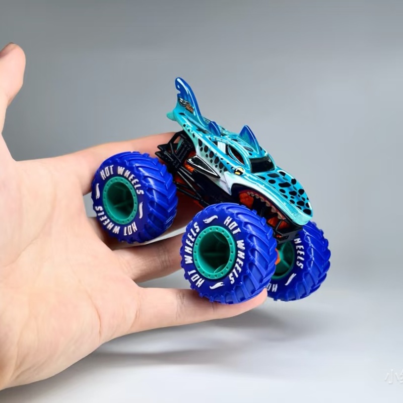 مجموعة شاحنات مونستر 2025 بعجل - مراجعة Hot Wheels Car Monster Trucks وسعره